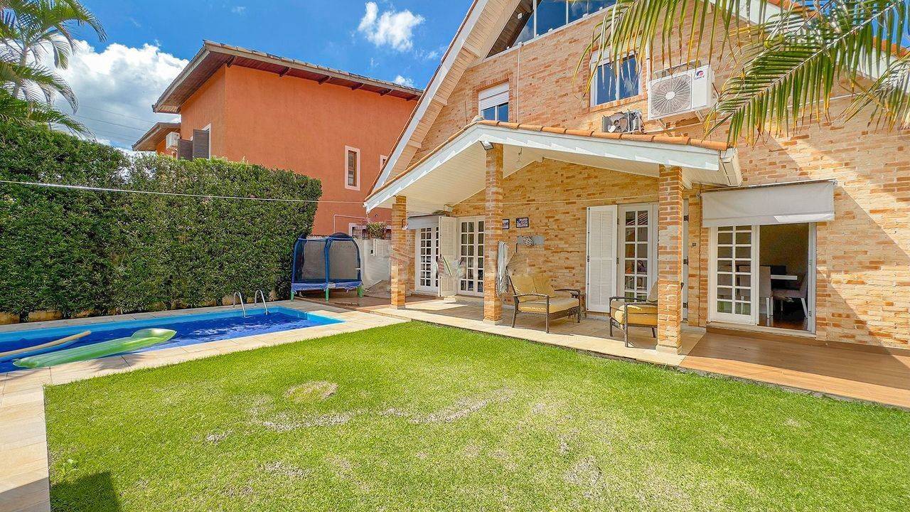 Casa, 3 quartos, 274 m² - Foto 1