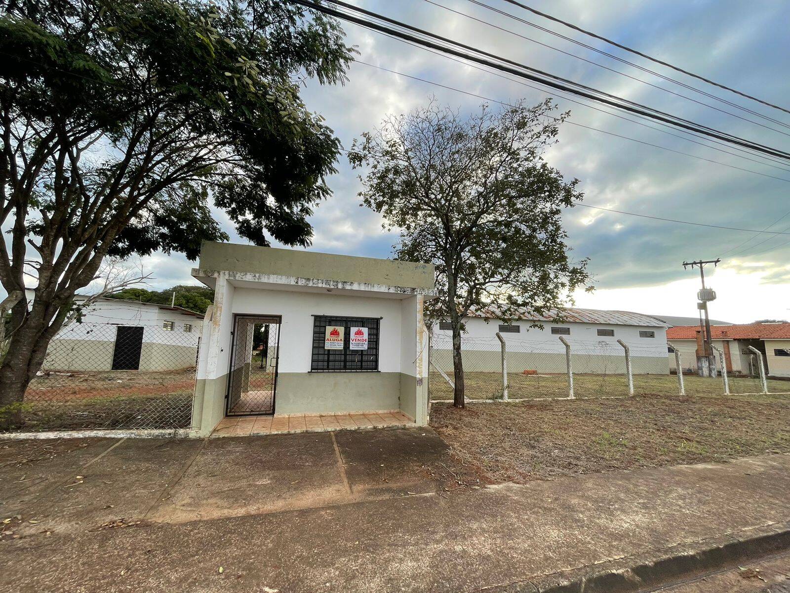 Sala-Conjunto, 1000 m² - Foto 1