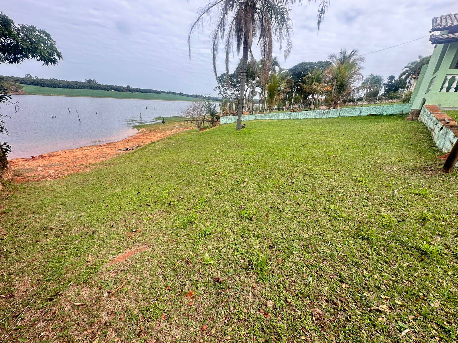 Chácara à venda com 2 quartos, 700m² - Foto 2