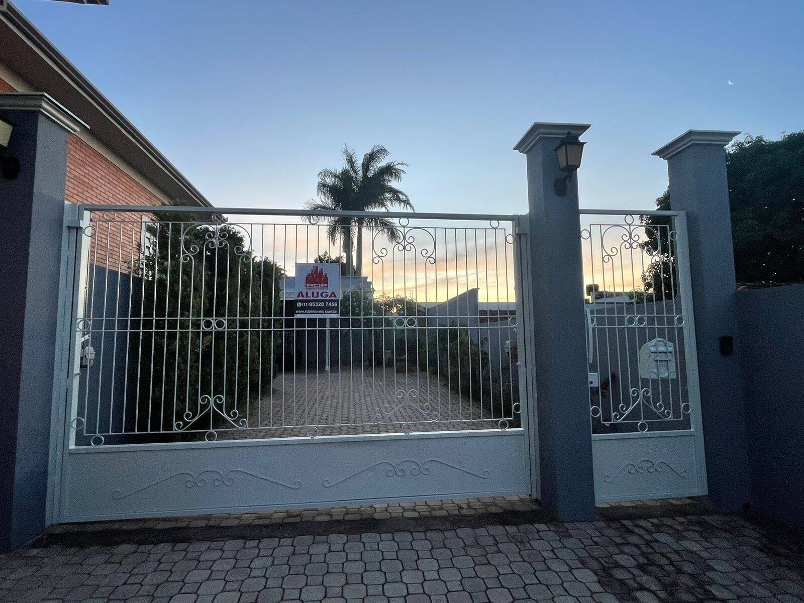 Casa, 3 quartos, 200 m² - Foto 2