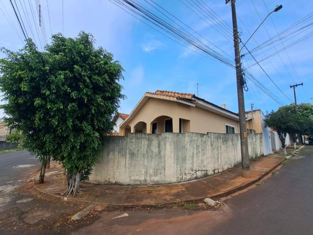 #452 - Casa para Venda em Piraju - SP - 2