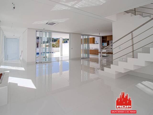 Casa para Venda em Santana de Parnaíba - 5