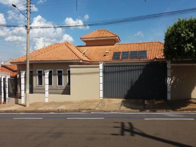 Casa para Venda em Piraju - 2