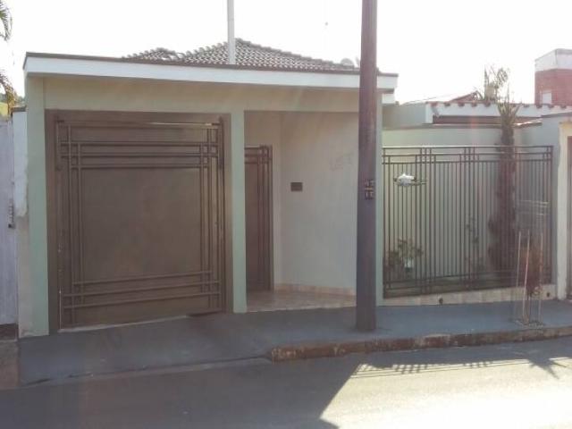 Casa para Venda em Piraju - 2